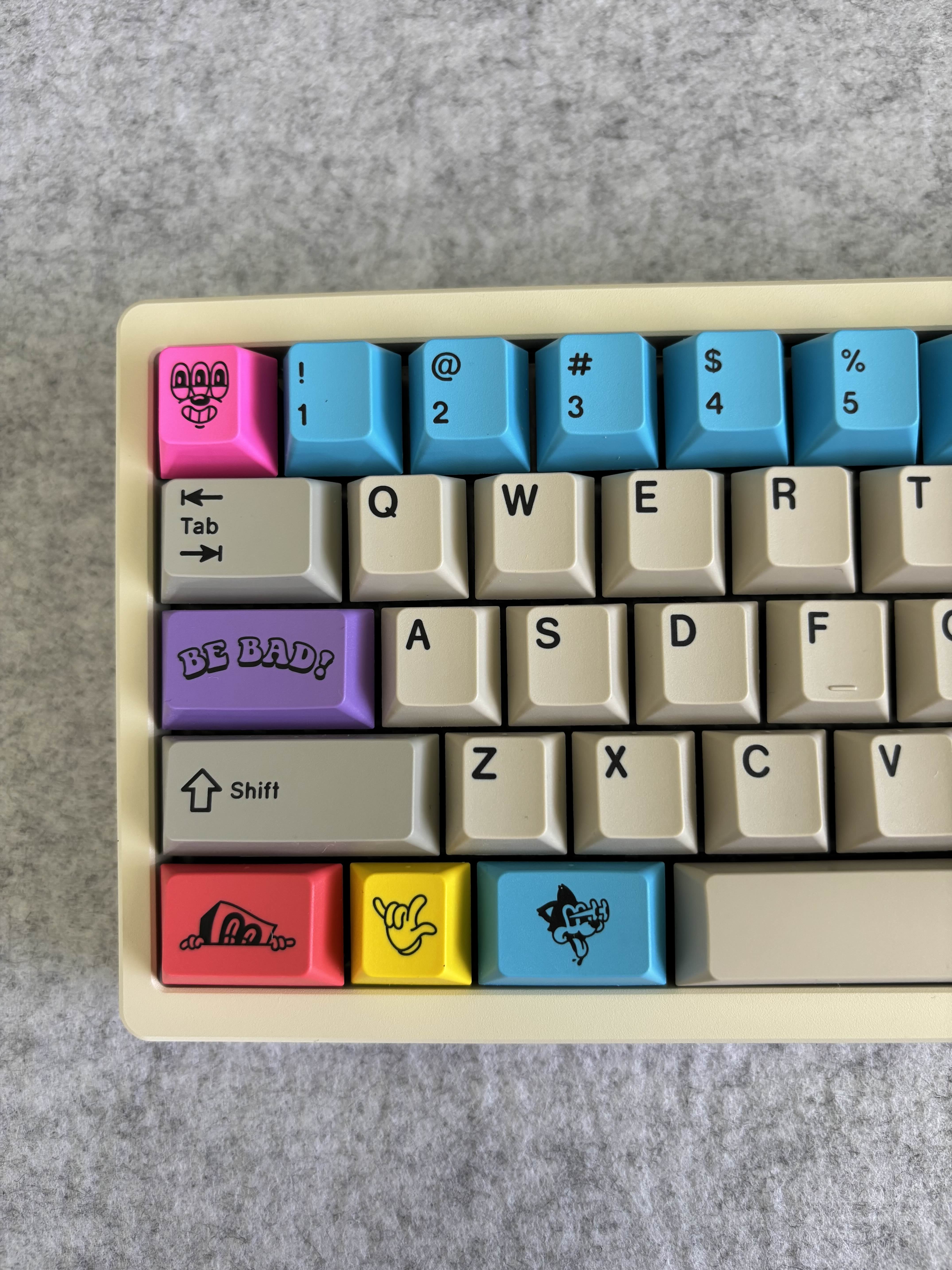 Build: Rubrehaku with GMK Rubrehose keycaps and Tecsee Rubrehose