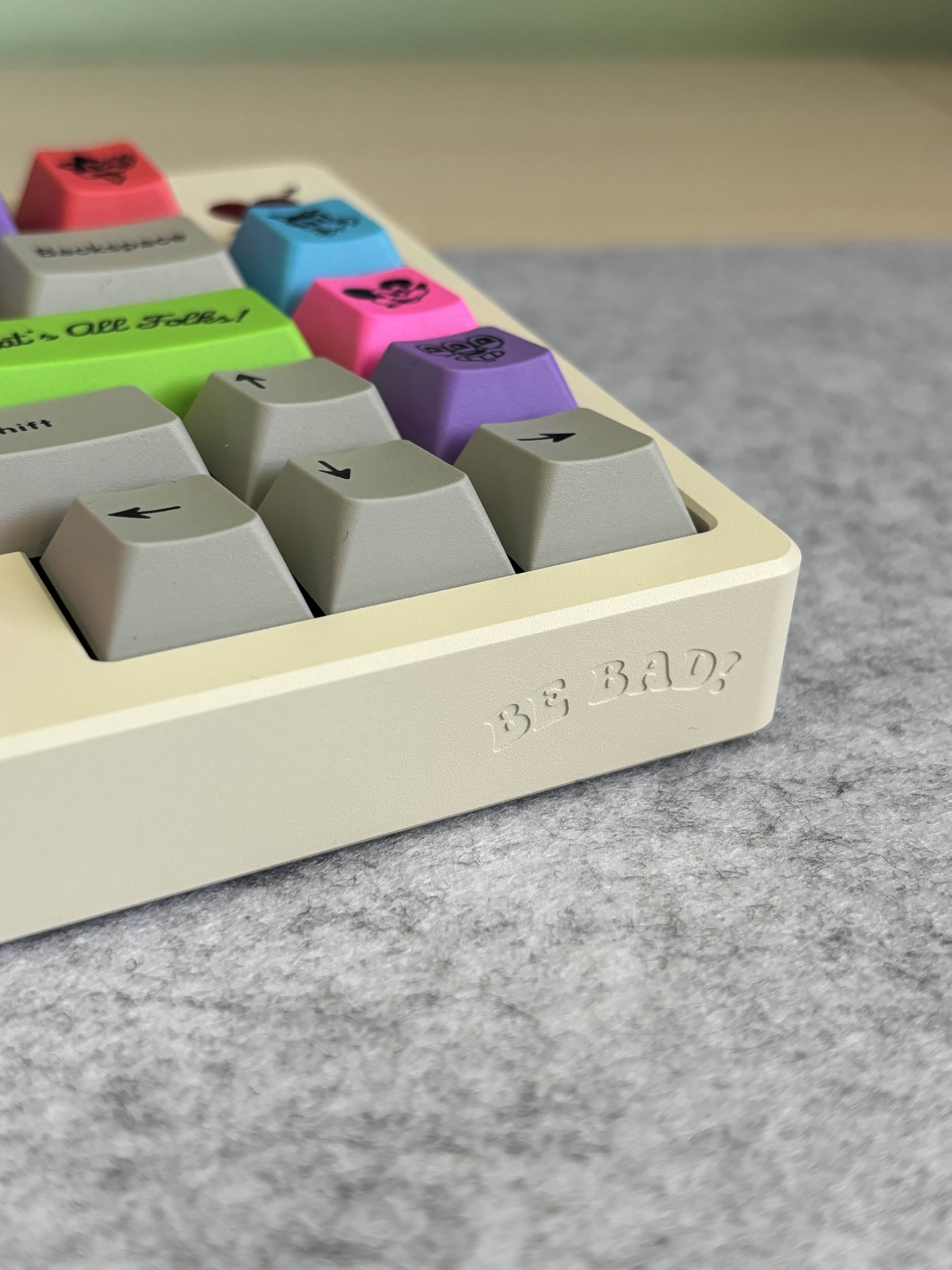 Build: Rubrehaku with GMK Rubrehose keycaps and Tecsee Rubrehose